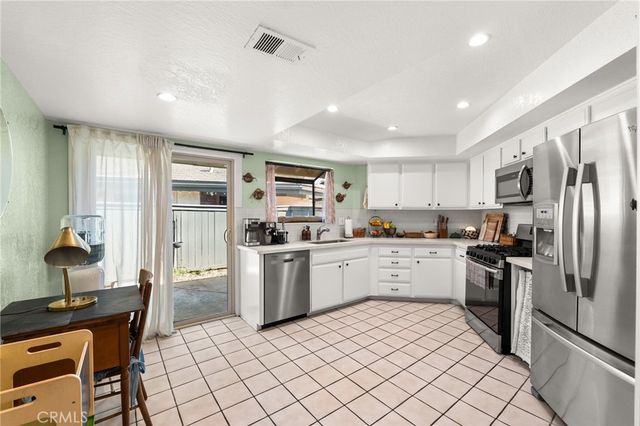 2411 E Greenview Drive, Glendora, CA 91741