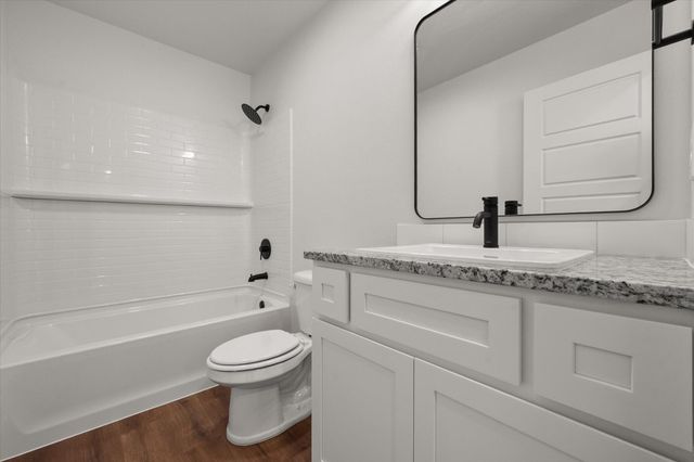 1612 N Clinton Avenue, Lubbock, TX 79416