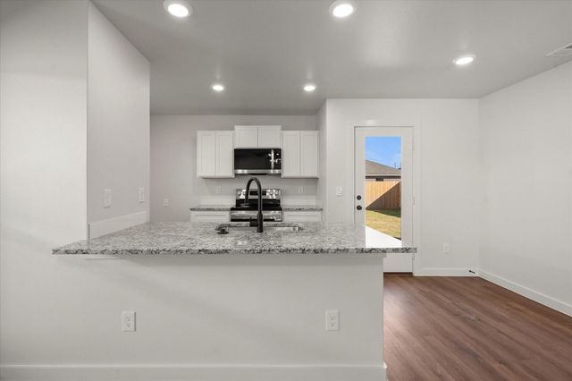 1612 N Clinton Avenue, Lubbock, TX 79416