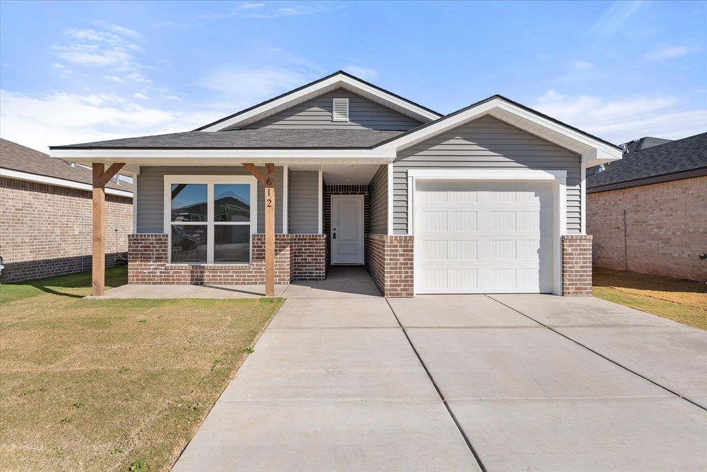 1612 N Clinton Avenue, Lubbock, TX 79416