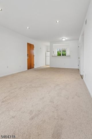 5 Jefferson St, Clifton City, NJ 07014