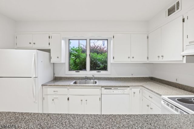 5 Jefferson St, Clifton City, NJ 07014