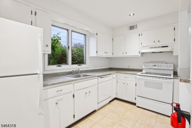 5 Jefferson St, Clifton City, NJ 07014