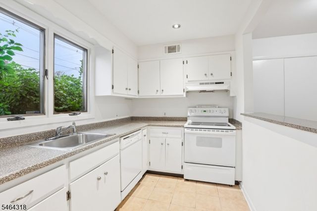 5 Jefferson St, Clifton City, NJ 07014