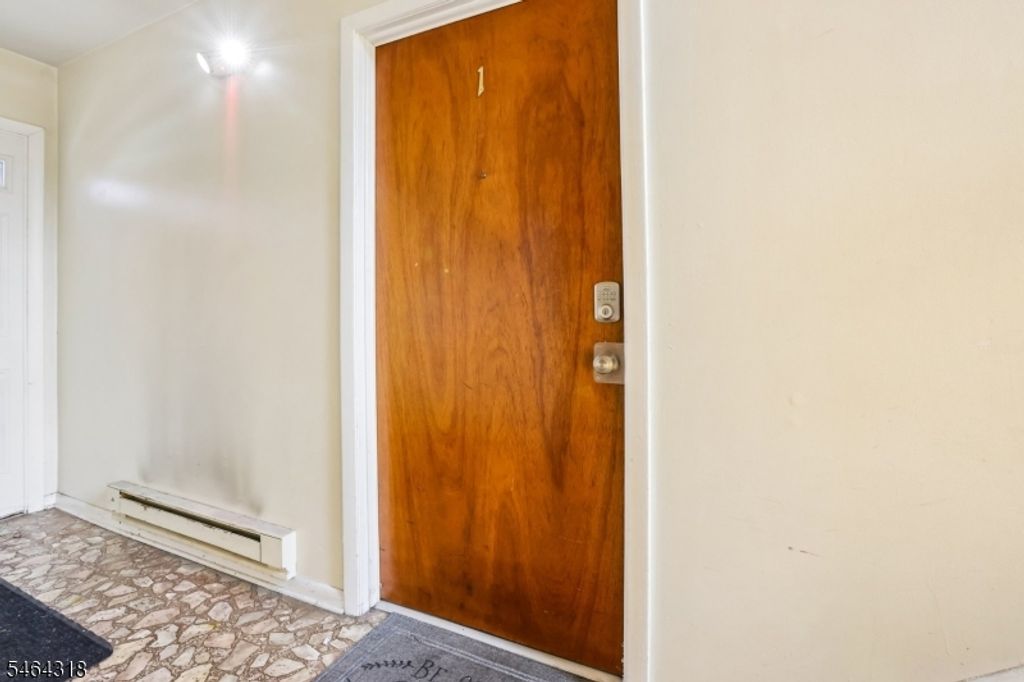 5 Jefferson St, Clifton City, NJ 07014 — photo 4