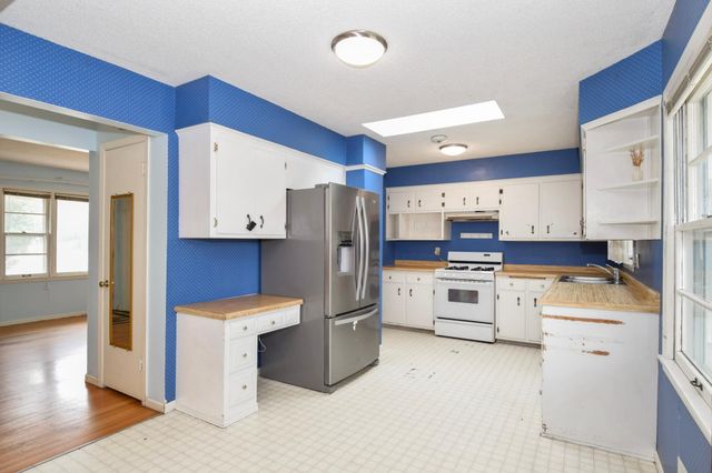 101 98th Avenue NE, Blaine, MN 55434