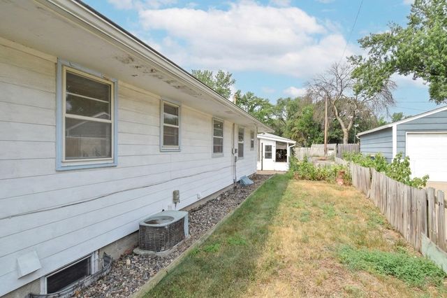 101 98th Avenue NE, Blaine, MN 55434
