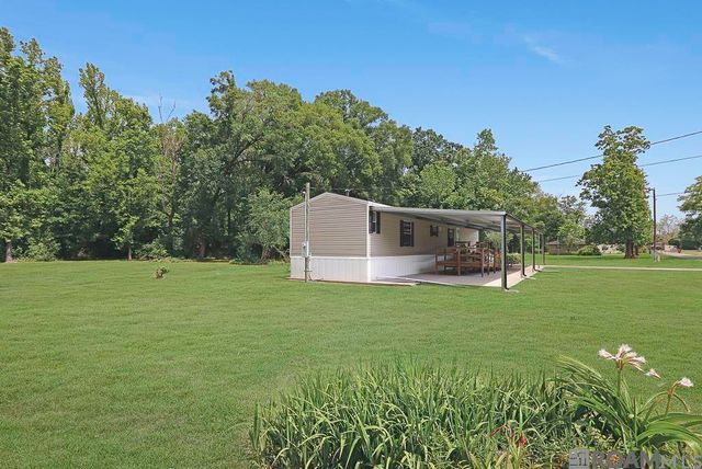 44222 Trabeaux St, Sorrento, LA 70778