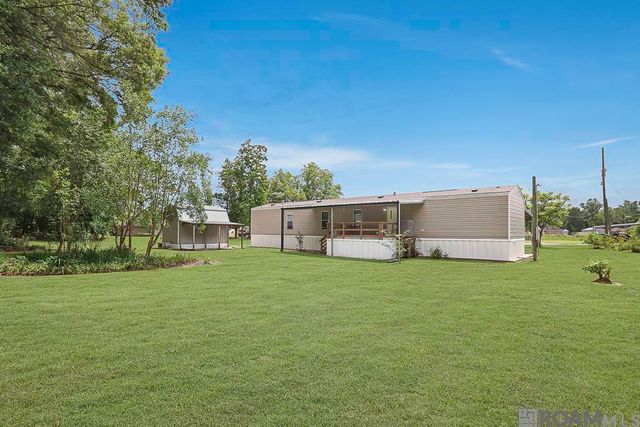 44222 Trabeaux St, Sorrento, LA 70778
