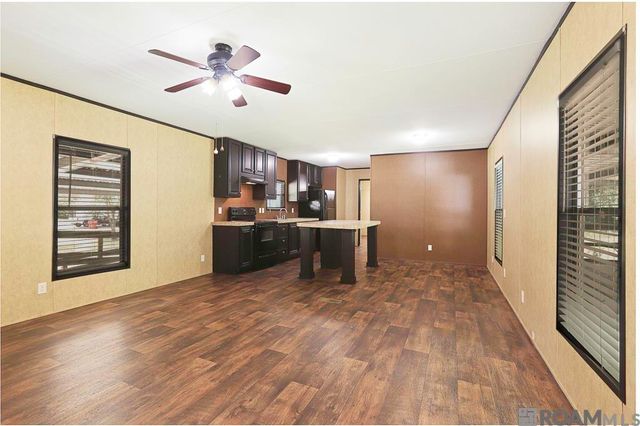 44222 Trabeaux St, Sorrento, LA 70778