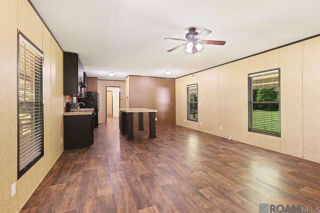 44222 Trabeaux St, Sorrento, LA 70778