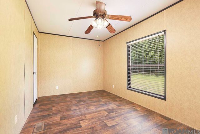 44222 Trabeaux St, Sorrento, LA 70778