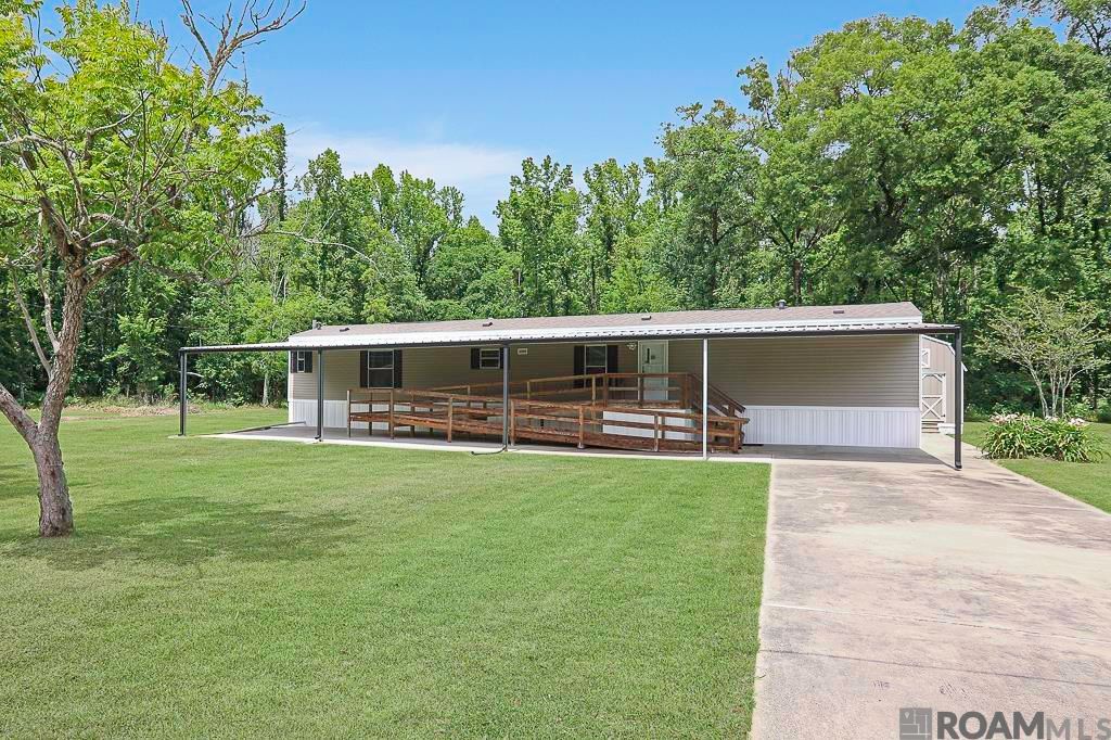 44222 Trabeaux St, Sorrento, LA 70778
