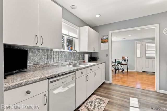 3144 Eastwood Drive, Rochester Hills, MI 48309