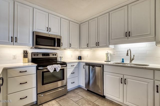 1421 Highway 139, Dandridge, TN 37725