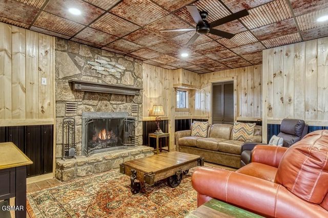 1421 Highway 139, Dandridge, TN 37725