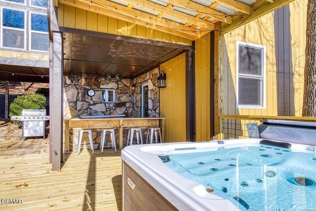 1421 Highway 139, Dandridge, TN 37725