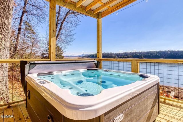 1421 Highway 139, Dandridge, TN 37725