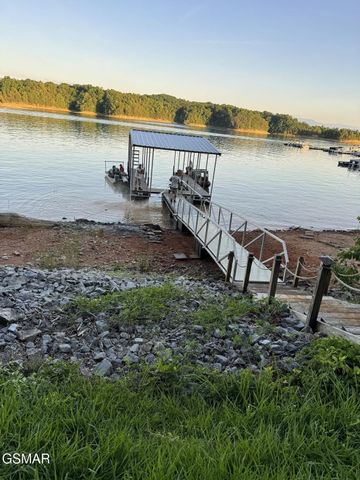 1421 Highway 139, Dandridge, TN 37725