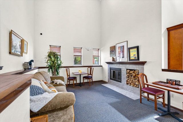 539 D'ONOFRIO Drive, Madison, WI 53719