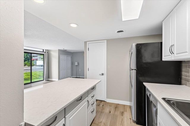 539 D'ONOFRIO Drive, Madison, WI 53719