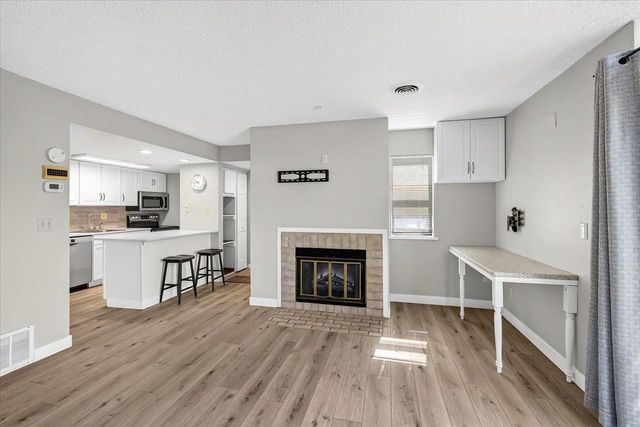 539 D'ONOFRIO Drive, Madison, WI 53719