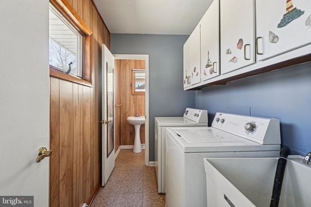 319 5TH AVE, Bellmawr, NJ 08031