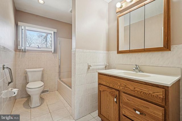 319 5TH AVE, Bellmawr, NJ 08031