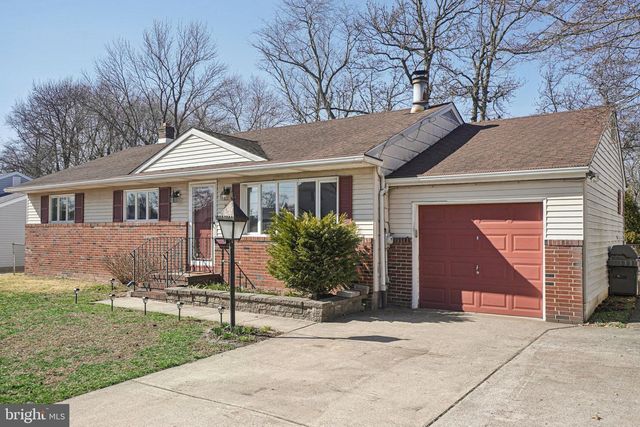 319 5TH AVE, Bellmawr, NJ 08031