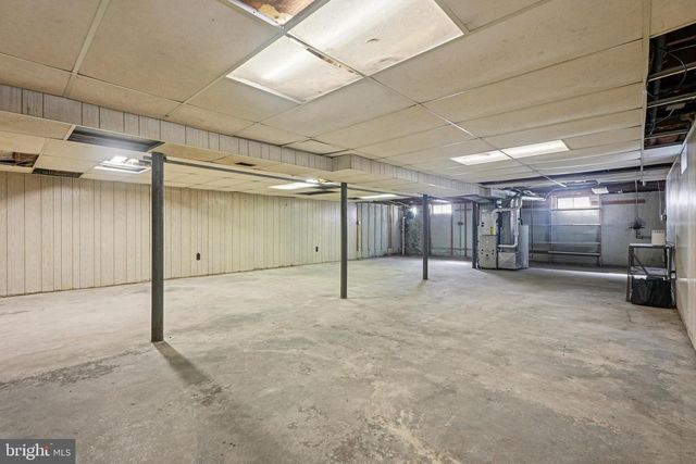 319 5TH AVE, Bellmawr, NJ 08031