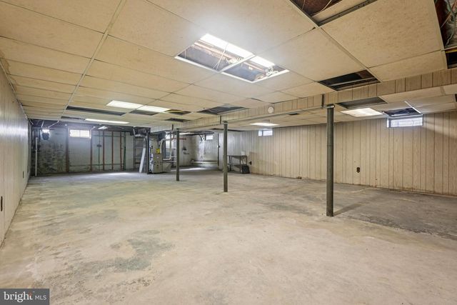 319 5TH AVE, Bellmawr, NJ 08031