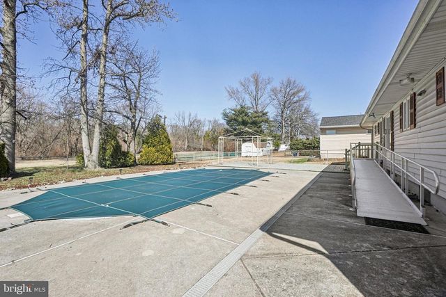 319 5TH AVE, Bellmawr, NJ 08031