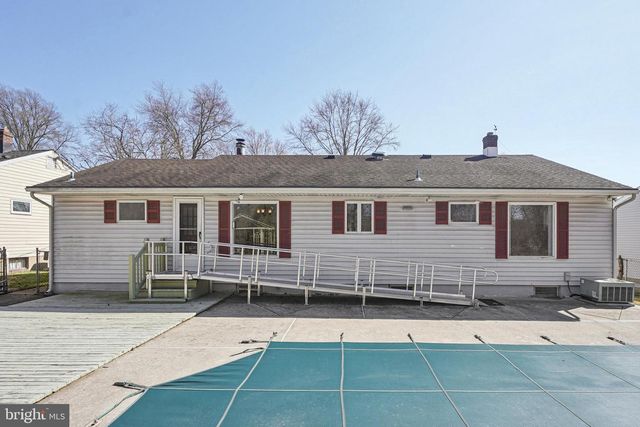 319 5TH AVE, Bellmawr, NJ 08031