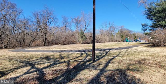 319 5TH AVE, Bellmawr, NJ 08031