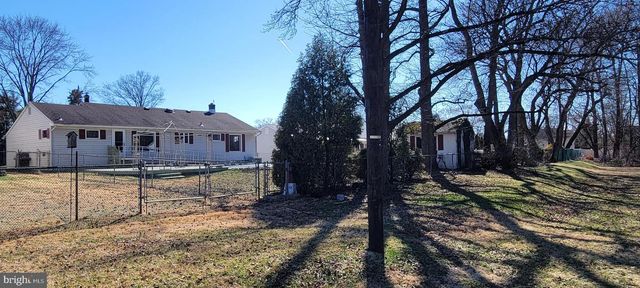 319 5TH AVE, Bellmawr, NJ 08031