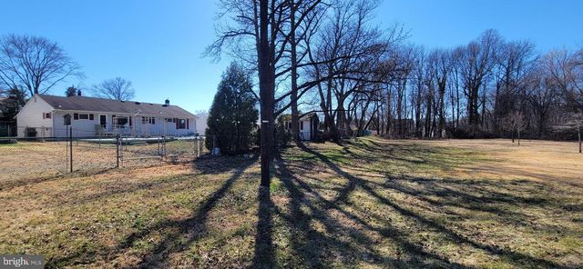 319 5TH AVE, Bellmawr, NJ 08031