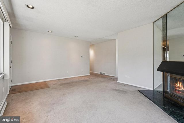 319 5TH AVE, Bellmawr, NJ 08031