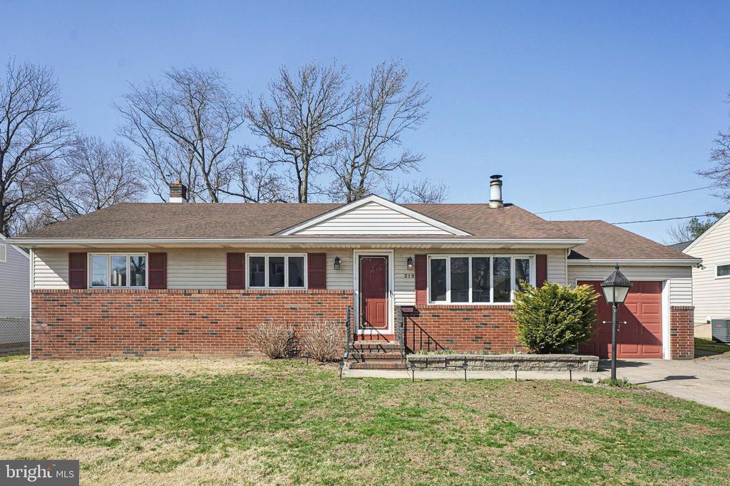 319 5TH AVE, Bellmawr, NJ 08031