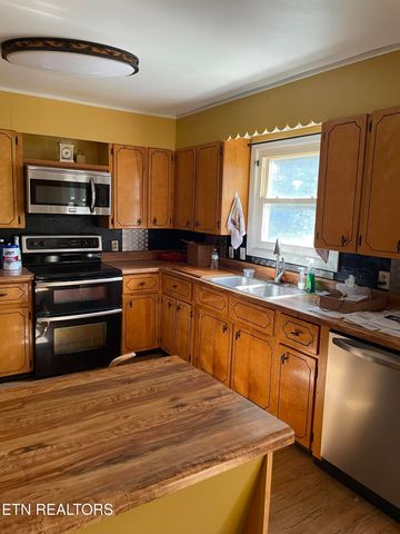 266 Hickory Drive, Crossville, TN 38571