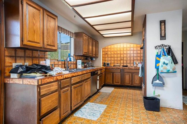 4829 DEHESA RD, El Cajon, CA 92019