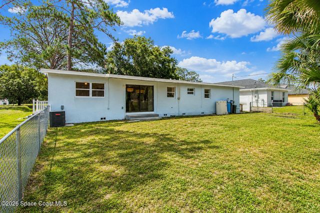 965 Palo Alto Street SE, Palm Bay, FL 32909