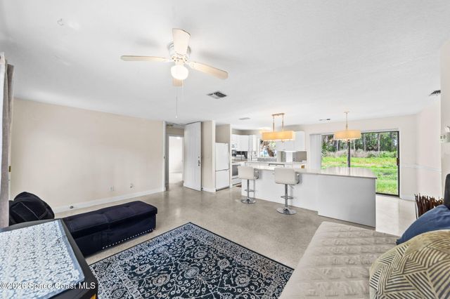 965 Palo Alto Street SE, Palm Bay, FL 32909