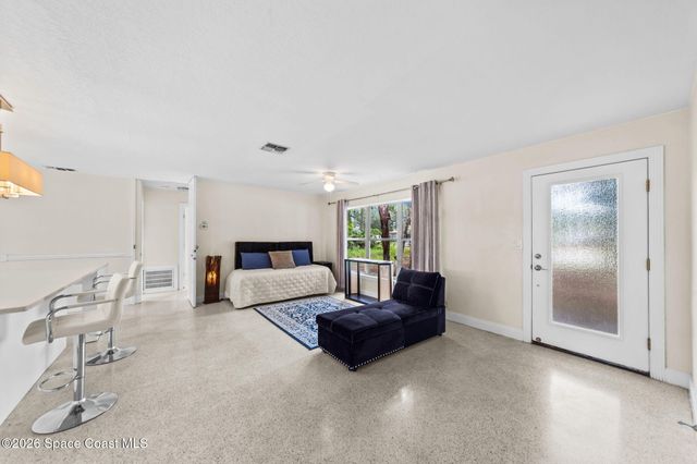 965 Palo Alto Street SE, Palm Bay, FL 32909