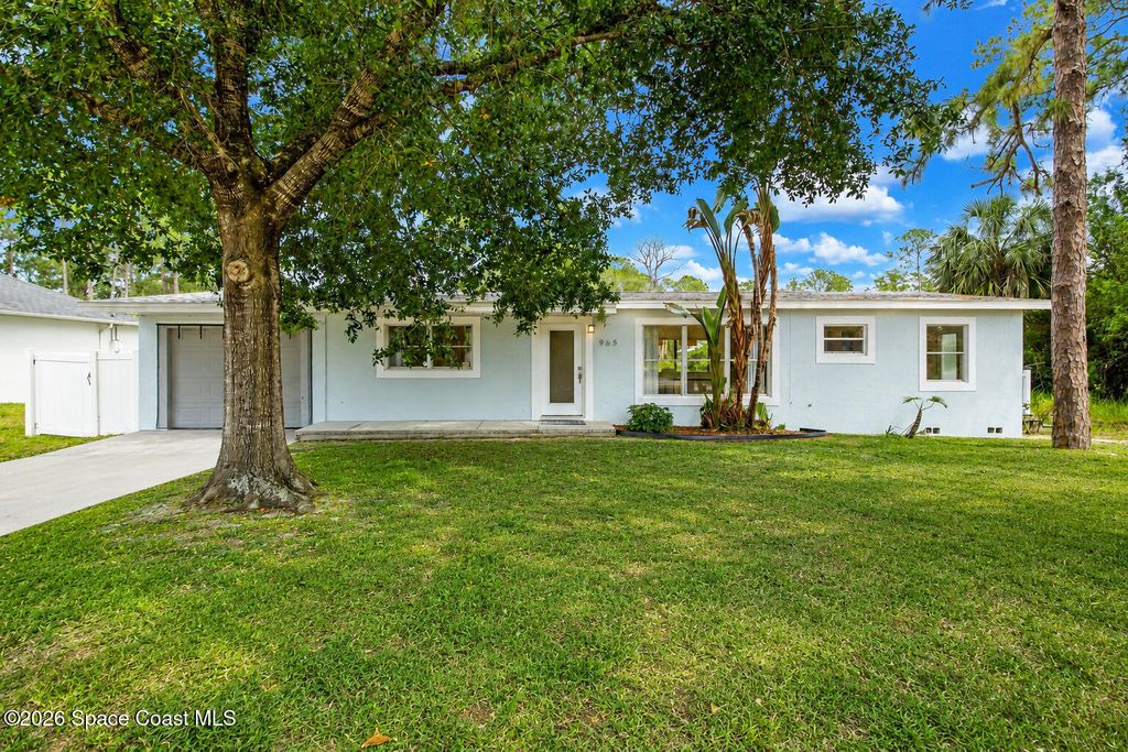 965 Palo Alto Street SE, Palm Bay, FL 32909