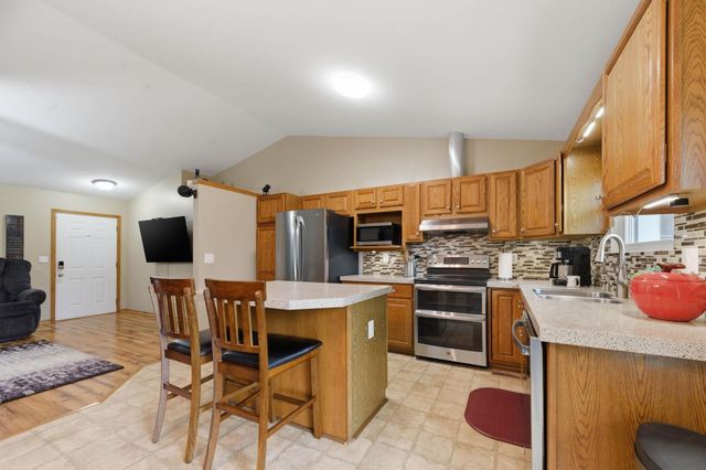9414 E Carson St, Wichita, KS 67210