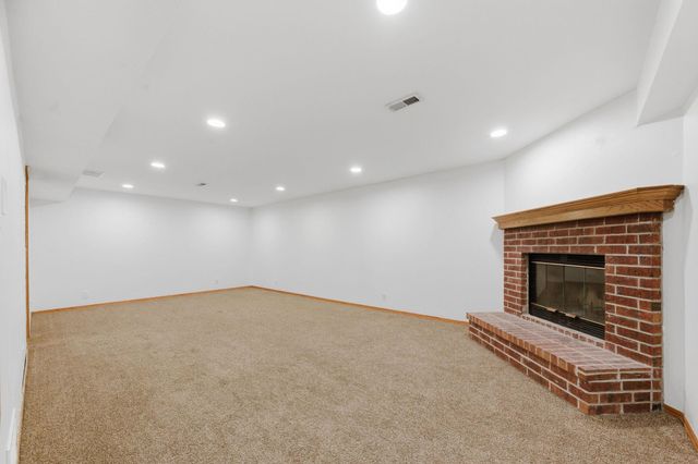 9414 E Carson St, Wichita, KS 67210