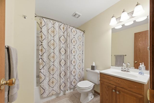 9414 E Carson St, Wichita, KS 67210