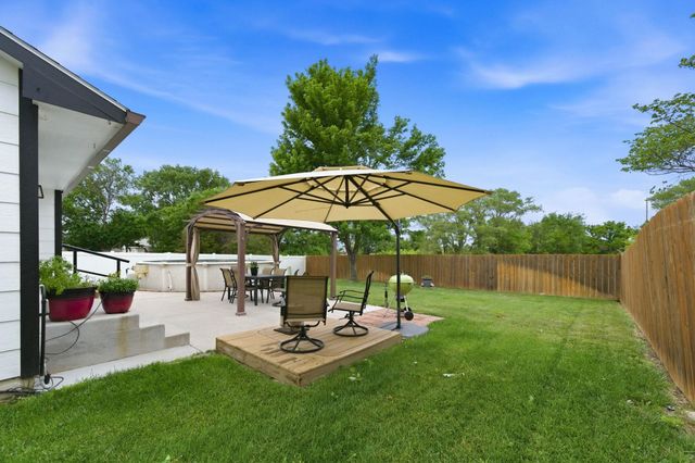 9414 E Carson St, Wichita, KS 67210