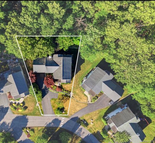 17 Nottingham Way, Mahopac, NY 10541