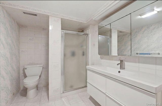 17 Nottingham Way, Mahopac, NY 10541